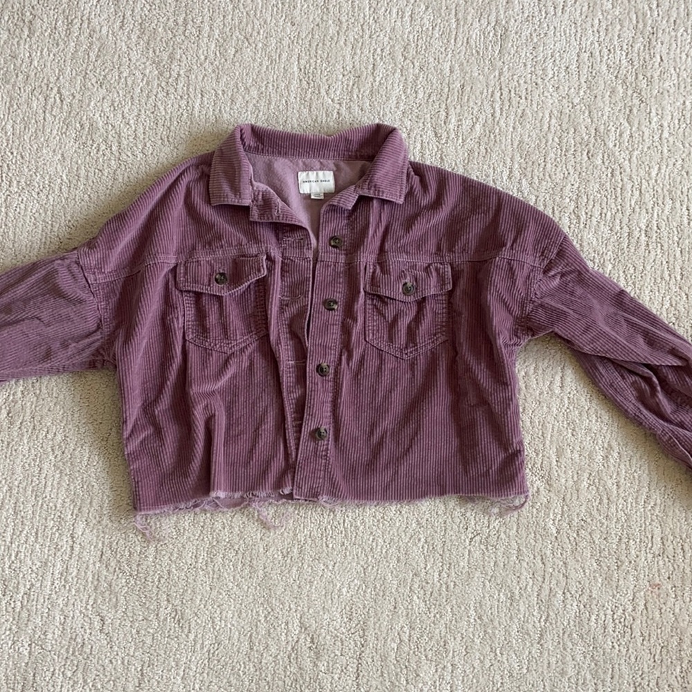 Corduroy frayed button up, American eagle! In really good condition.